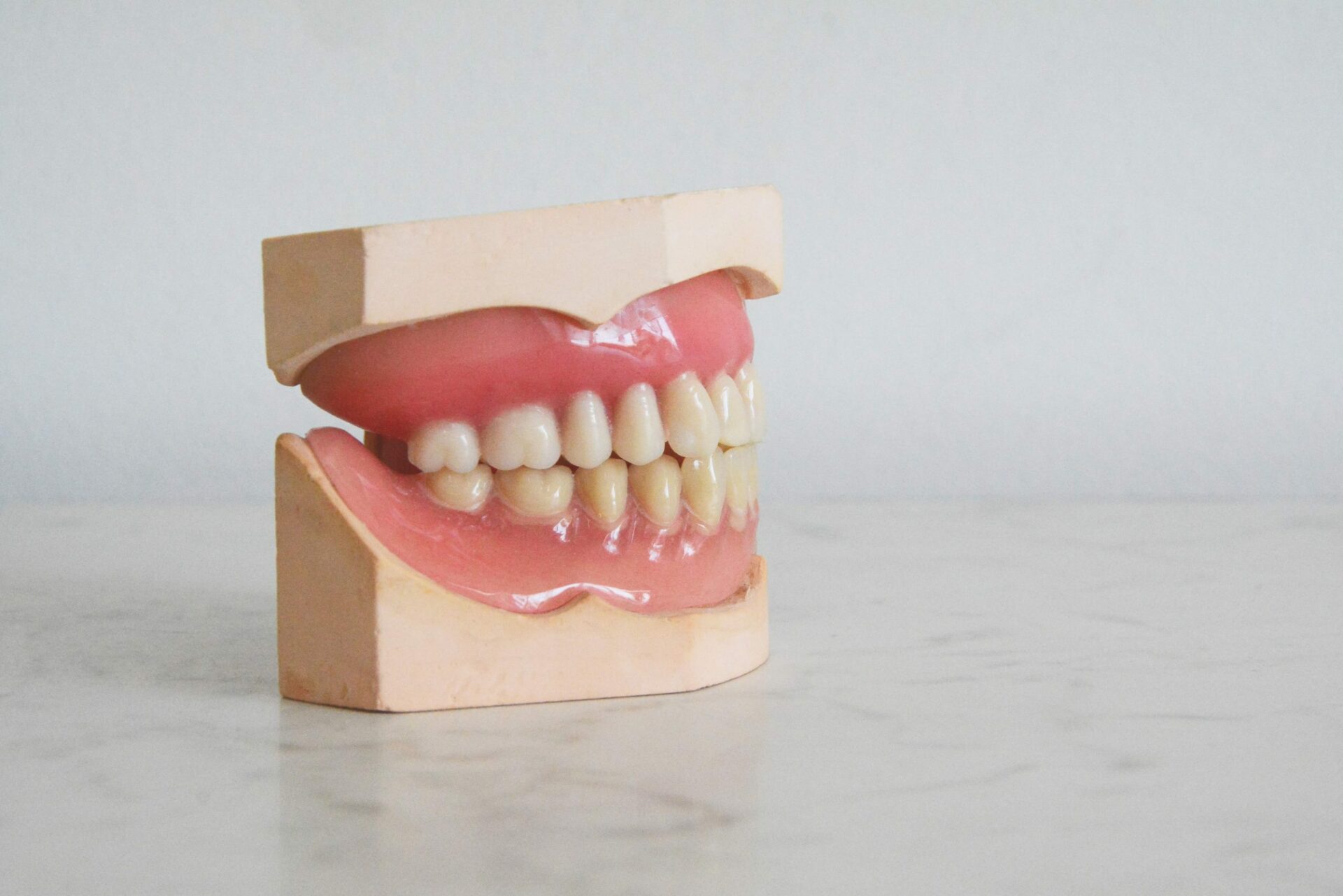 dzelteni zobi